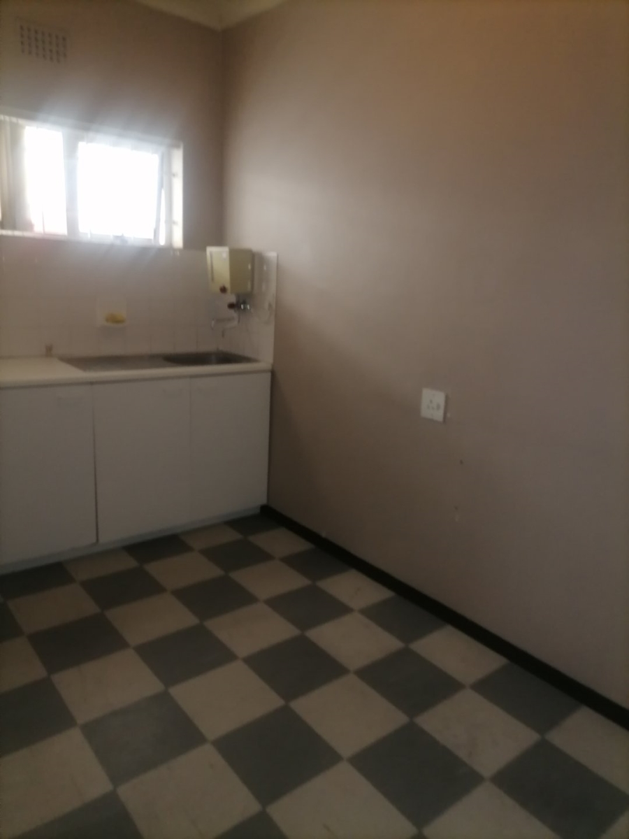 2 Bedroom Property for Sale in Bellville Central Western Cape